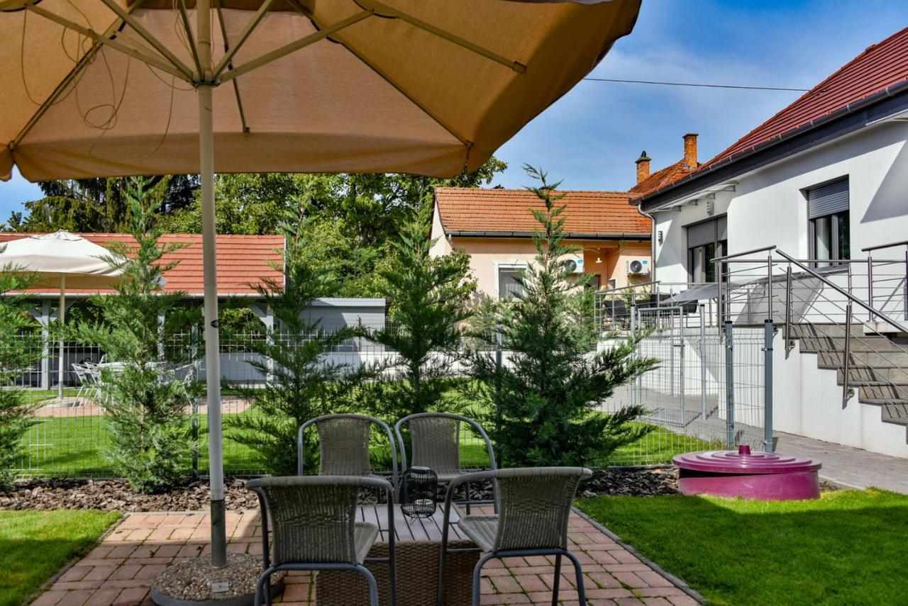 Villa Garden Егер Екстериор снимка